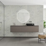 Een badkamer met Fibo wandpanelen van de collectie Arctic Onyx zonder voeglijn