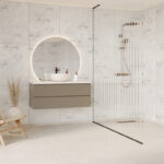 Schuin aanzicht van een badkamer met Fibo wandpanelen van de collectie Arctic Onyx 60 x 80 cm